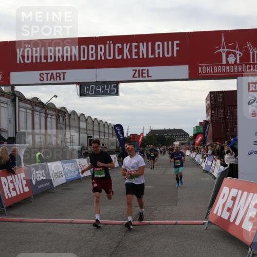 03.10.2025 - Köhlbrandbrückenlauf Julia Fischer http://msf.ph/oto/9027689 03.10.2025 16:04:45 Ziel 7147, 7192, 7248, 7425, 7455, 7513, 7526, 8254, 8937, 9696 meine-sportfotos.de