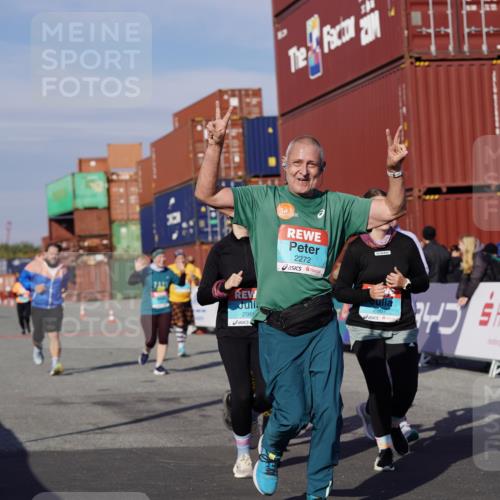 03.10.2025 - Köhlbrandbrückenlauf Michael Burmester http://msf.ph/oto/9027703 03.10.2025 10:31:44 Ziel 1700, 2265, 2272, 2332, 2379, 2491, 2595, 2596, 2634, 2830, 2966, 2967, 3122 meine-sportfotos.de