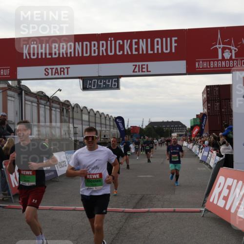 03.10.2025 - Köhlbrandbrückenlauf Julia Fischer http://msf.ph/oto/9027704 03.10.2025 16:04:46 Ziel 7147, 7192, 7248, 7425, 7455, 7513, 7526, 8254, 8937, 9696 meine-sportfotos.de