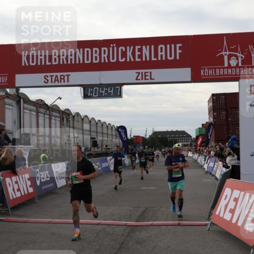 03.10.2025 - Köhlbrandbrückenlauf Julia Fischer http://msf.ph/oto/9027712 03.10.2025 16:04:48 Ziel 7006, 7147, 7192, 7248, 7425, 7513, 7526, 7568, 8254, 8937, 9176, 9696 meine-sportfotos.de