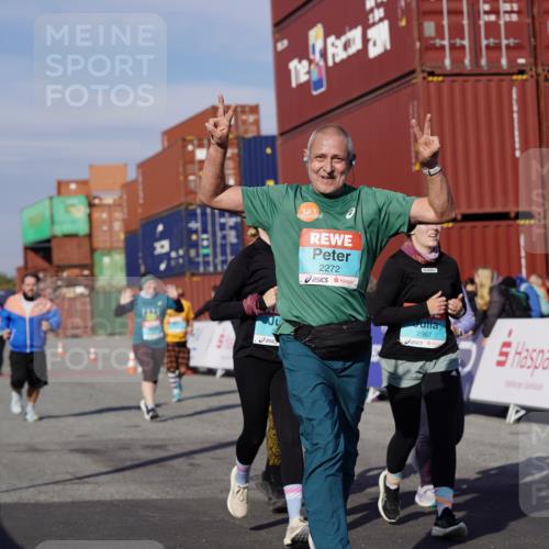 03.10.2025 - Köhlbrandbrückenlauf Michael Burmester http://msf.ph/oto/9027715 03.10.2025 10:31:44 Ziel 1700, 2265, 2272, 2332, 2379, 2491, 2595, 2596, 2634, 2830, 2966, 2967, 3122 meine-sportfotos.de