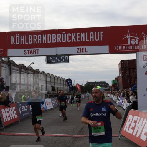 03.10.2025 - Köhlbrandbrückenlauf Julia Fischer http://msf.ph/oto/9027729 03.10.2025 16:04:50 Ziel 7006, 7132, 7147, 7192, 7248, 7425, 7513, 7526, 7568, 8254, 9176, 9696 meine-sportfotos.de