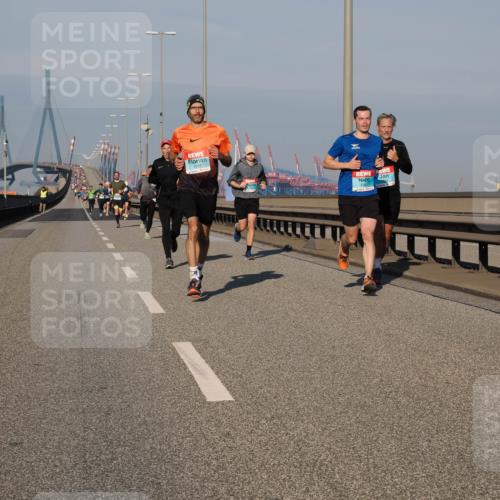 03.10.2025 - Köhlbrandbrückenlauf Fabian Wolf http://msf.ph/oto/9027742 03.10.2025 09:43:22 Position 3 1101 meine-sportfotos.de