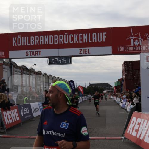 03.10.2025 - Köhlbrandbrückenlauf Julia Fischer http://msf.ph/oto/9027743 03.10.2025 16:04:51 Ziel 7006, 7132, 7147, 7192, 7222, 7248, 7425, 7513, 7526, 7568, 8254, 9176, 9696 meine-sportfotos.de