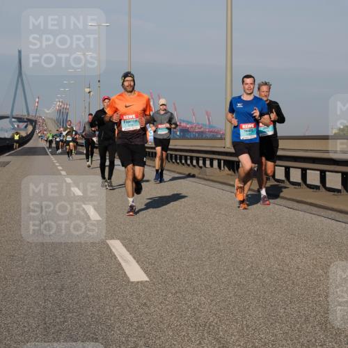 03.10.2025 - Köhlbrandbrückenlauf Fabian Wolf http://msf.ph/oto/9027750 03.10.2025 09:43:22 Position 3 1101 meine-sportfotos.de