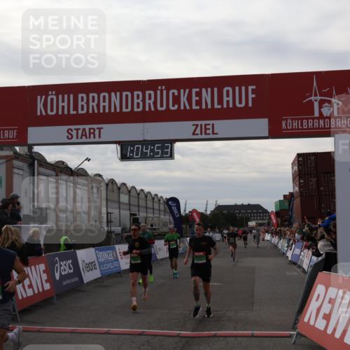 03.10.2025 - Köhlbrandbrückenlauf Julia Fischer http://msf.ph/oto/9027766 03.10.2025 16:04:53 Ziel 7006, 7132, 7147, 7192, 7222, 7425, 7513, 7526, 7568, 8254, 9176, 9696 meine-sportfotos.de