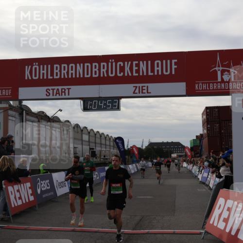 03.10.2025 - Köhlbrandbrückenlauf Julia Fischer http://msf.ph/oto/9027775 03.10.2025 16:04:53 Ziel 7006, 7132, 7147, 7192, 7222, 7425, 7513, 7526, 7568, 8254, 9176, 9696 meine-sportfotos.de
