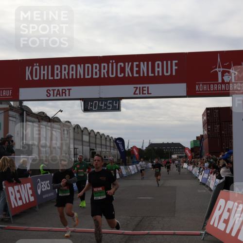 03.10.2025 - Köhlbrandbrückenlauf Julia Fischer http://msf.ph/oto/9027777 03.10.2025 16:04:54 Ziel 7006, 7132, 7147, 7192, 7222, 7425, 7513, 7526, 7568, 8254, 9176, 9584, 9696 meine-sportfotos.de