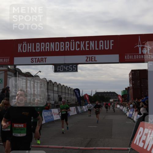 03.10.2025 - Köhlbrandbrückenlauf Julia Fischer http://msf.ph/oto/9027789 03.10.2025 16:04:55 Ziel 7006, 7132, 7147, 7192, 7222, 7425, 7513, 7526, 7568, 8254, 9176, 9584, 9696 meine-sportfotos.de