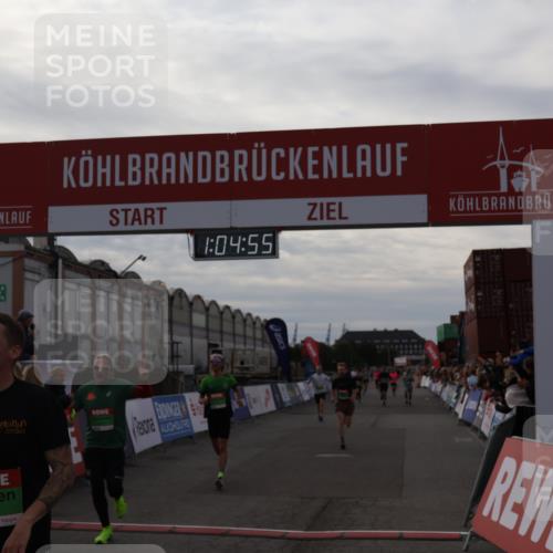 03.10.2025 - Köhlbrandbrückenlauf Julia Fischer http://msf.ph/oto/9027794 03.10.2025 16:04:55 Ziel 7006, 7132, 7147, 7192, 7222, 7425, 7513, 7526, 7568, 8254, 9176, 9584, 9696 meine-sportfotos.de