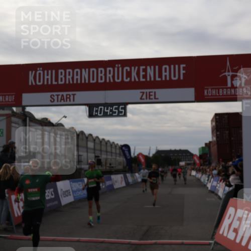 03.10.2025 - Köhlbrandbrückenlauf Julia Fischer http://msf.ph/oto/9027799 03.10.2025 16:04:55 Ziel 7006, 7132, 7147, 7192, 7222, 7425, 7513, 7526, 7568, 8254, 9176, 9584, 9696 meine-sportfotos.de