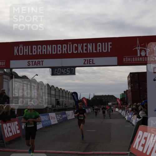 03.10.2025 - Köhlbrandbrückenlauf Julia Fischer http://msf.ph/oto/9027816 03.10.2025 16:04:57 Ziel 7006, 7132, 7147, 7168, 7192, 7222, 7270, 7425, 7513, 7568, 8254, 9176, 9584 meine-sportfotos.de