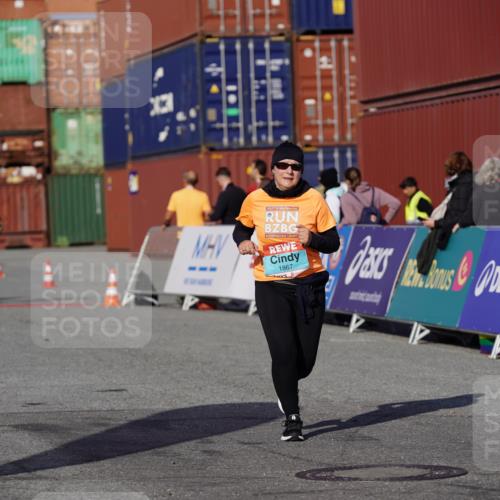 03.10.2025 - Köhlbrandbrückenlauf Michael Burmester http://msf.ph/oto/9027822 03.10.2025 10:31:54 Ziel 1867 meine-sportfotos.de