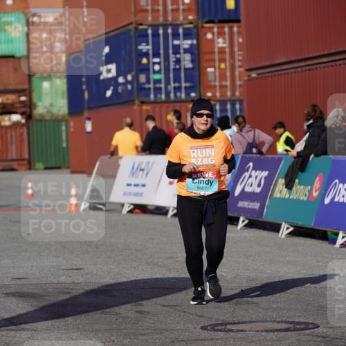 03.10.2025 - Köhlbrandbrückenlauf Michael Burmester http://msf.ph/oto/9027828 03.10.2025 10:31:54 Ziel 1867 meine-sportfotos.de