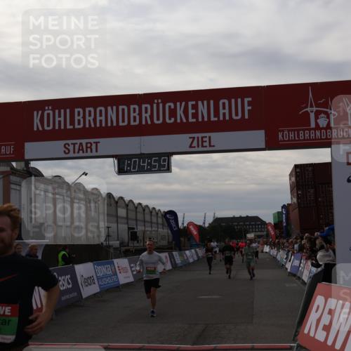03.10.2025 - Köhlbrandbrückenlauf Julia Fischer http://msf.ph/oto/9027843 03.10.2025 16:04:59 Ziel 7006, 7132, 7168, 7222, 7270, 7425, 7428, 7513, 7568, 8254, 9176, 9584 meine-sportfotos.de