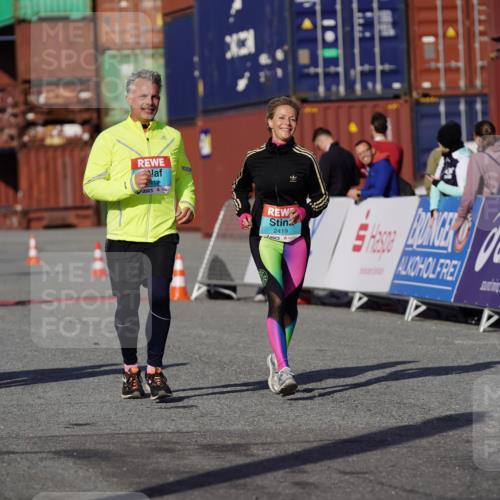 03.10.2025 - Köhlbrandbrückenlauf Michael Burmester http://msf.ph/oto/9027849 03.10.2025 10:32:01 Ziel 1769, 2024, 2412, 2419, 3328, 3329 meine-sportfotos.de