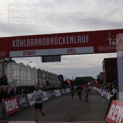 03.10.2025 - Köhlbrandbrückenlauf Julia Fischer http://msf.ph/oto/9027854 03.10.2025 16:05:00 Ziel 7006, 7132, 7168, 7222, 7270, 7425, 7428, 7513, 7568, 9176, 9584 meine-sportfotos.de