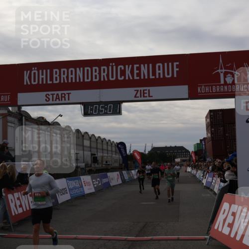 03.10.2025 - Köhlbrandbrückenlauf Julia Fischer http://msf.ph/oto/9027863 03.10.2025 16:05:01 Ziel 7006, 7132, 7168, 7222, 7270, 7425, 7428, 7448, 7513, 7568, 9176, 9584 meine-sportfotos.de
