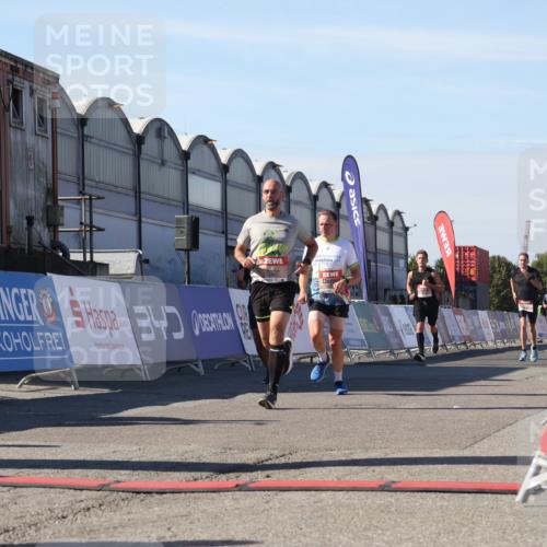 03.10.2025 - Köhlbrandbrückenlauf Luisa Fischer http://msf.ph/oto/9027885 03.10.2025 12:58:14 Ziel 4099, 4234, 4248, 4394, 6152, 6715, 6717, 6718, 6732 meine-sportfotos.de