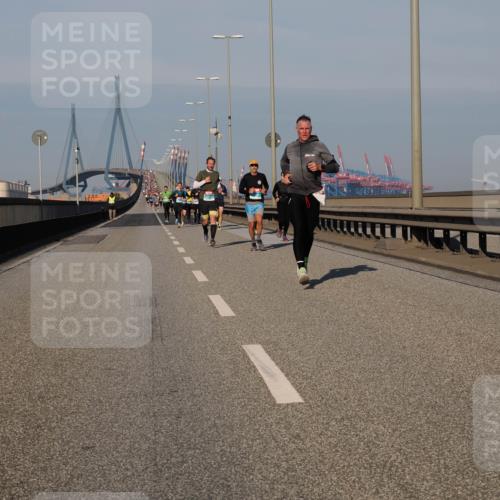 03.10.2025 - Köhlbrandbrückenlauf Fabian Wolf http://msf.ph/oto/9027902 03.10.2025 09:43:27 Position 3  meine-sportfotos.de