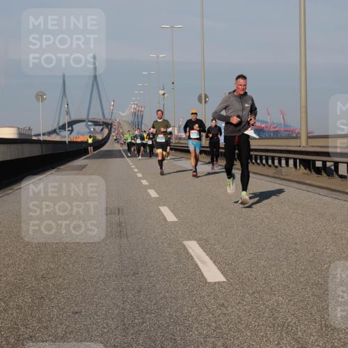 03.10.2025 - Köhlbrandbrückenlauf Fabian Wolf http://msf.ph/oto/9027915 03.10.2025 09:43:27 Position 3  meine-sportfotos.de
