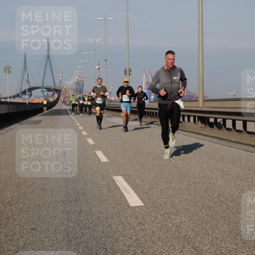 03.10.2025 - Köhlbrandbrückenlauf Fabian Wolf http://msf.ph/oto/9027936 03.10.2025 09:43:28 Position 3  meine-sportfotos.de