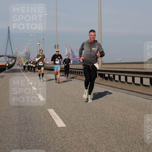 03.10.2025 - Köhlbrandbrückenlauf Fabian Wolf http://msf.ph/oto/9027950 03.10.2025 09:43:28 Position 3  meine-sportfotos.de