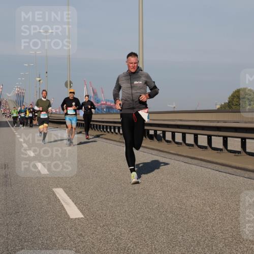 03.10.2025 - Köhlbrandbrückenlauf Fabian Wolf http://msf.ph/oto/9027955 03.10.2025 09:43:29 Position 3  meine-sportfotos.de