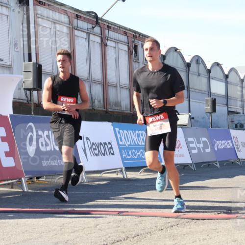 03.10.2025 - Köhlbrandbrückenlauf Luisa Fischer http://msf.ph/oto/9027961 03.10.2025 12:58:20 Ziel 4083, 4099, 4248, 4394, 6152, 6717, 6718, 6732, 6741 meine-sportfotos.de