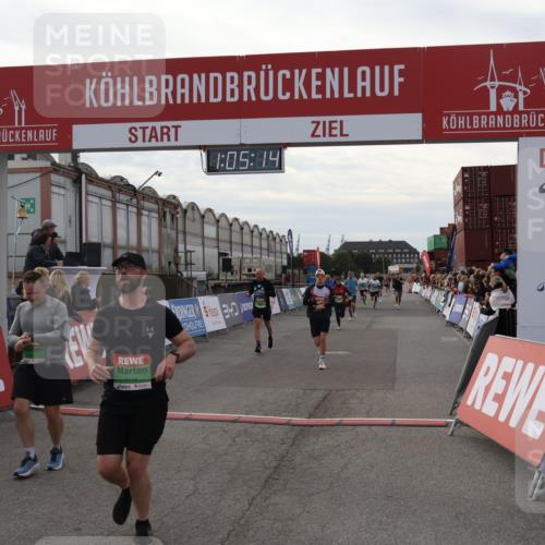 03.10.2025 - Köhlbrandbrückenlauf Julia Fischer http://msf.ph/oto/9027985 03.10.2025 16:05:14 Ziel 7201, 7207, 7221, 7239, 7403, 7428, 7448, 7772, 8779, 8995, 9114, 9191, 9592, 9690 meine-sportfotos.de