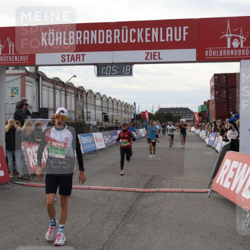 03.10.2025 - Köhlbrandbrückenlauf Julia Fischer http://msf.ph/oto/9028026 03.10.2025 16:05:18 Ziel 7201, 7207, 7221, 7239, 7403, 7422, 7643, 7772, 8779, 8995, 9114, 9191, 9421, 9422, 9592, 9627, 9690 meine-sportfotos.de