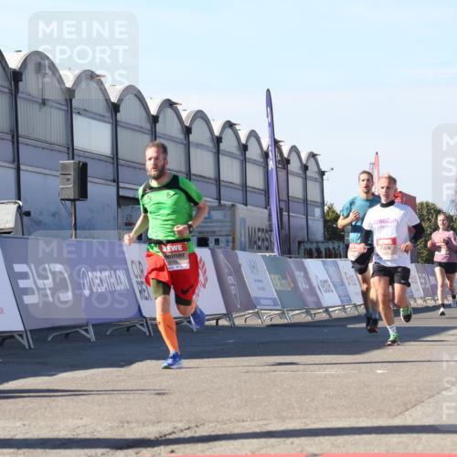 03.10.2025 - Köhlbrandbrückenlauf Luisa Fischer http://msf.ph/oto/9028056 03.10.2025 12:58:29 Ziel 4083, 4084, 4241, 5706, 5775, 6617, 6732, 6741 meine-sportfotos.de