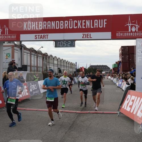03.10.2025 - Köhlbrandbrückenlauf Julia Fischer http://msf.ph/oto/9028061 03.10.2025 16:05:21 Ziel 7201, 7207, 7403, 7422, 7473, 7643, 8099, 8995, 9114, 9421, 9422, 9475, 9592, 9627, 9690 meine-sportfotos.de