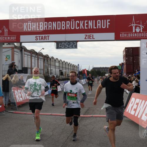 03.10.2025 - Köhlbrandbrückenlauf Julia Fischer http://msf.ph/oto/9028077 03.10.2025 16:05:22 Ziel 7201, 7207, 7403, 7422, 7473, 7643, 8099, 8995, 9114, 9421, 9422, 9475, 9592, 9627, 9690 meine-sportfotos.de