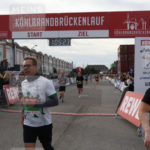 03.10.2025 - Köhlbrandbrückenlauf Julia Fischer http://msf.ph/oto/9028091 03.10.2025 16:05:23 Ziel 7201, 7207, 7403, 7422, 7473, 7643, 8099, 8995, 9114, 9421, 9422, 9475, 9592, 9627, 9690 meine-sportfotos.de