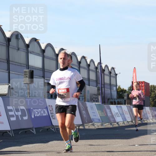 03.10.2025 - Köhlbrandbrückenlauf Luisa Fischer http://msf.ph/oto/9028094 03.10.2025 12:58:32 Ziel 4084, 4148, 4241, 5706, 5775, 6617, 6741 meine-sportfotos.de