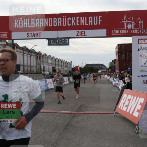 03.10.2025 - Köhlbrandbrückenlauf Julia Fischer http://msf.ph/oto/9028096 03.10.2025 16:05:24 Ziel 7201, 7207, 7403, 7422, 7473, 7643, 8099, 9127, 9421, 9422, 9475, 9592, 9627, 9690 meine-sportfotos.de