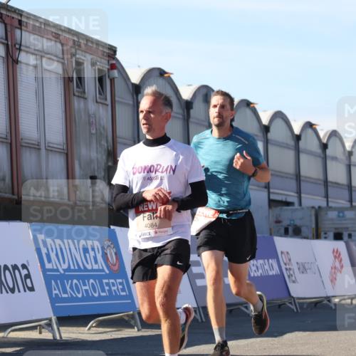 03.10.2025 - Köhlbrandbrückenlauf Luisa Fischer http://msf.ph/oto/9028106 03.10.2025 12:58:33 Ziel 4084, 4148, 4241, 5706, 5775, 6617, 6741 meine-sportfotos.de