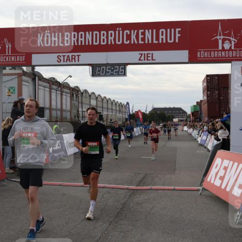 03.10.2025 - Köhlbrandbrückenlauf Julia Fischer http://msf.ph/oto/9028120 03.10.2025 16:05:26 Ziel 7207, 7241, 7403, 7422, 7473, 7643, 8099, 9127, 9421, 9422, 9475, 9499, 9592, 9627, 9690 meine-sportfotos.de