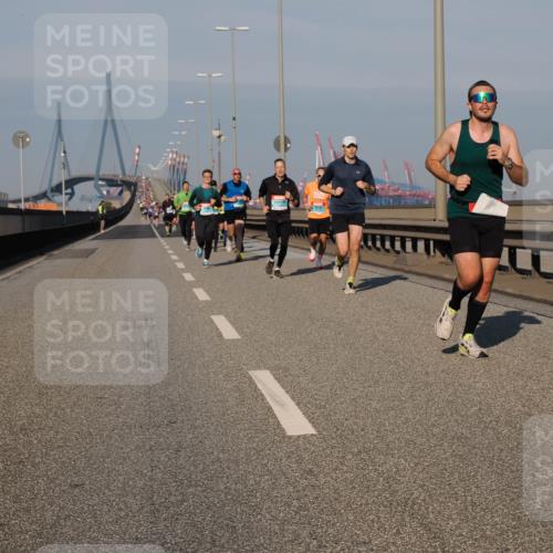 03.10.2025 - Köhlbrandbrückenlauf Fabian Wolf http://msf.ph/oto/9028121 03.10.2025 09:43:36 Position 3  meine-sportfotos.de