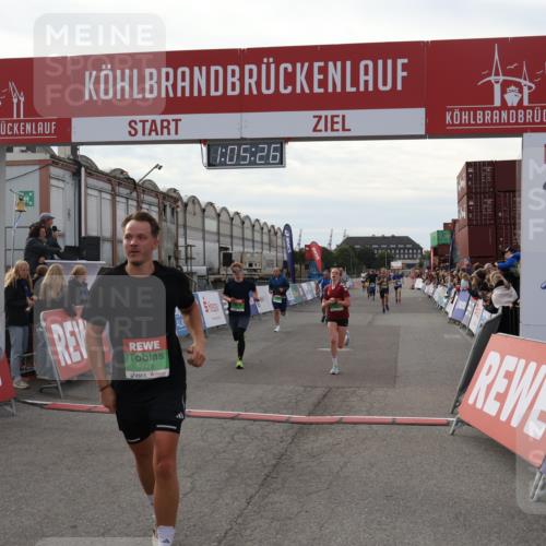 03.10.2025 - Köhlbrandbrückenlauf Julia Fischer http://msf.ph/oto/9028128 03.10.2025 16:05:27 Ziel 7207, 7241, 7403, 7422, 7473, 7643, 8099, 9127, 9421, 9422, 9475, 9499, 9592, 9627 meine-sportfotos.de
