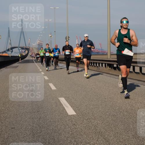 03.10.2025 - Köhlbrandbrückenlauf Fabian Wolf http://msf.ph/oto/9028130 03.10.2025 09:43:36 Position 3  meine-sportfotos.de
