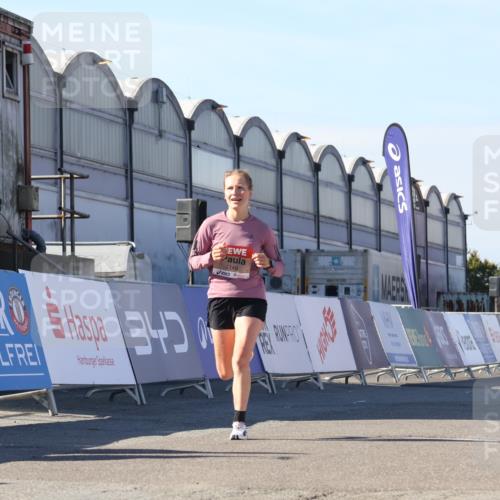 03.10.2025 - Köhlbrandbrückenlauf Luisa Fischer http://msf.ph/oto/9028141 03.10.2025 12:58:35 Ziel 4084, 4148, 4241, 5706, 5775, 6617, 6741 meine-sportfotos.de