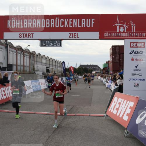 03.10.2025 - Köhlbrandbrückenlauf Julia Fischer http://msf.ph/oto/9028143 03.10.2025 16:05:28 Ziel 7207, 7241, 7403, 7422, 7473, 7643, 8099, 8199, 9127, 9421, 9422, 9475, 9499, 9592, 9627, 9669 meine-sportfotos.de