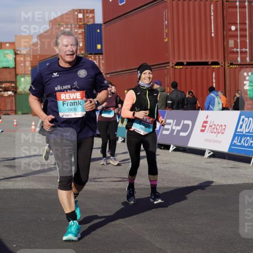 03.10.2025 - Köhlbrandbrückenlauf Michael Burmester http://msf.ph/oto/9028160 03.10.2025 10:32:23 Ziel 1749, 1908, 1923, 2041, 2085, 2184, 2212, 2316, 2338, 2470, 2568, 3045, 3076, 3077, 3737, 3780 meine-sportfotos.de