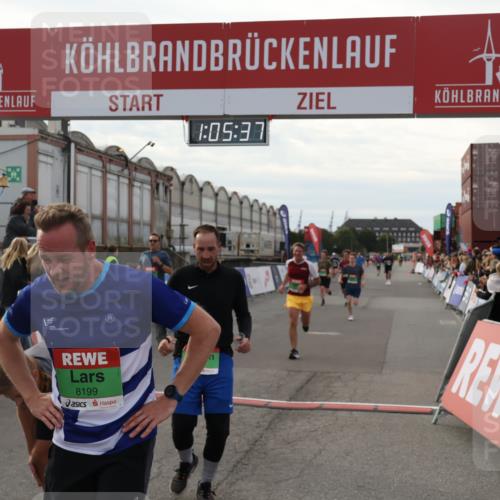 03.10.2025 - Köhlbrandbrückenlauf Julia Fischer http://msf.ph/oto/9028169 03.10.2025 16:05:38 Ziel 7031, 7151, 7213, 7241, 7394, 7546, 8199, 9127, 9299, 9317, 9499, 9669 meine-sportfotos.de