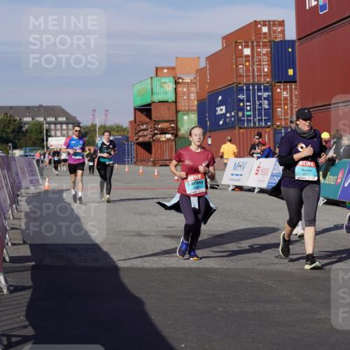 03.10.2025 - Köhlbrandbrückenlauf Michael Burmester http://msf.ph/oto/9028174 03.10.2025 10:32:24 Ziel 1749, 1908, 1923, 2041, 2085, 2316, 2338, 2568, 3045, 3076, 3077, 3737, 3780 meine-sportfotos.de