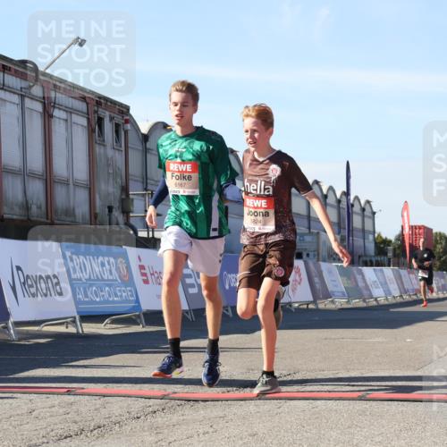 03.10.2025 - Köhlbrandbrückenlauf Luisa Fischer http://msf.ph/oto/9028178 03.10.2025 12:58:44 Ziel 4084, 4148, 4241, 5824, 6167 meine-sportfotos.de