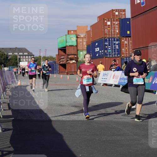 03.10.2025 - Köhlbrandbrückenlauf Michael Burmester http://msf.ph/oto/9028180 03.10.2025 10:32:24 Ziel 1749, 1908, 1923, 2041, 2085, 2316, 2338, 2568, 3045, 3076, 3077, 3737, 3780 meine-sportfotos.de