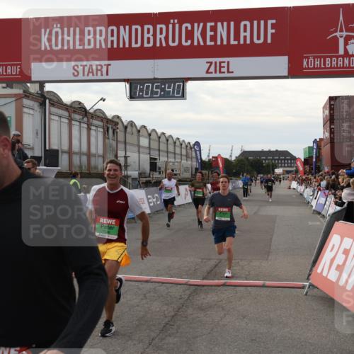 03.10.2025 - Köhlbrandbrückenlauf Julia Fischer http://msf.ph/oto/9028181 03.10.2025 16:05:40 Ziel 7031, 7151, 7213, 7241, 7394, 7546, 8199, 9127, 9299, 9317, 9499, 9669 meine-sportfotos.de